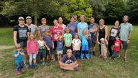 Das Gruppenbild der teilnehmenden Familien.